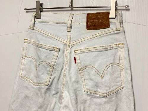 LEVI'S（リーバイス）LEVI'S (リーバイス) カットオフデニムパンツ インディゴ サイズ:24の古着・服飾アイテム