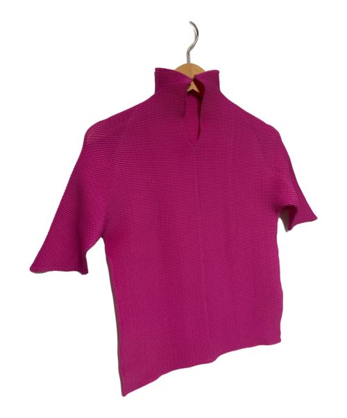 ISSEY MIYAKE（イッセイミヤケ）ISSEY MIYAKE (イッセイミヤケ) ボックスプリーツ ボルトネック カットソー ショッキングピンク サイズ:3の古着・服飾アイテム