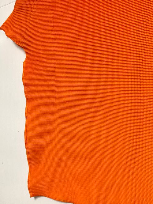 ISSEY MIYAKE（イッセイミヤケ）ISSEY MIYAKE (イッセイミヤケ) ボトルネック半袖カットソー オレンジ サイズ:3の古着・服飾アイテム