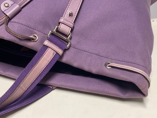 Yves Saint Laurent（イヴサンローラン）Yves Saint Laurent (イヴサンローラン) カハラ トートバッグGM パープル サイズ:GMの古着・服飾アイテム