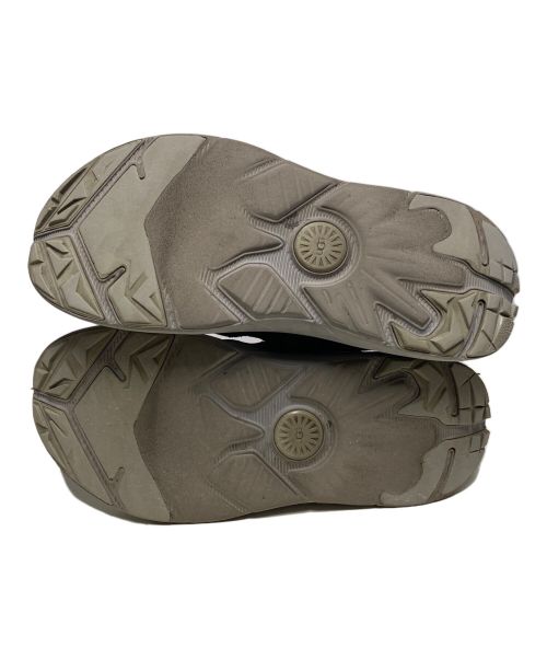 WHITE MOUNTAINEERING（ホワイトマウンテ二アニング）WHITE MOUNTAINEERING (ホワイトマウンテ二アニング) UGG (アグ) CA805 V2 / ローカットスニーカー グレー サイズ:US9.5の古着・服飾アイテム