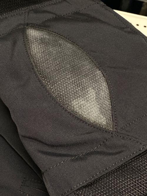 PRADA SPORTS（プラダスポーツ）PRADA SPORTS (プラダスポーツ) テクニカルモジュラーエルボーパッドジャケット ブラック サイズ:50の古着・服飾アイテム