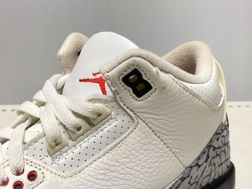 NIKE（ナイキ）NIKE (ナイキ) AIR JORDAN 3 RETRO ホワイト サイズ:US5Yの古着・服飾アイテム