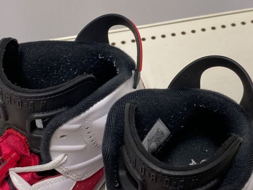 NIKE（ナイキ）NIKE (ナイキ) AIR JORDAN 6 RETRO ホワイト×レッド サイズ:US8.5の古着・服飾アイテム