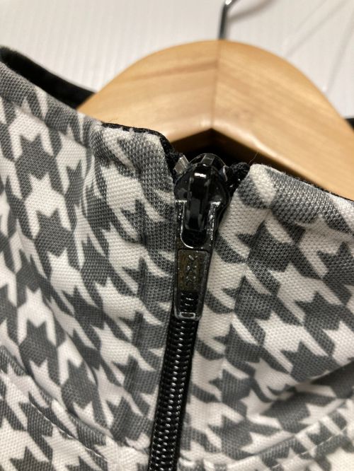 FRED PERRY（フレッドペリー）FRED PERRY (フレッドペリー) ハウンドトゥーストラックジャケット / ジャージ ホワイト×グレー サイズ:Mの古着・服飾アイテム