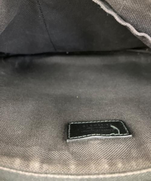 Salvatore Ferragamo（サルヴァトーレ フェラガモ）Salvatore Ferragamo (サルヴァトーレ フェラガモ) レザーショルダーバッグ ブラックの古着・服飾アイテム