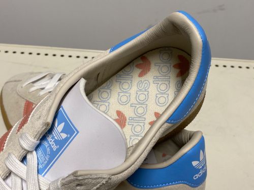 adidas（アディダス）adidas (アディダス) MUNCHEN 24 / ローカットスニーカー ベージュ サイズ:US8.5 未使用品の古着・服飾アイテム