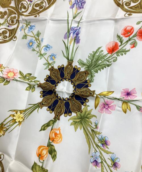 HERMES（エルメス）HERMES (エルメス) 大判スカーフ ホワイト×ネイビーの古着・服飾アイテム