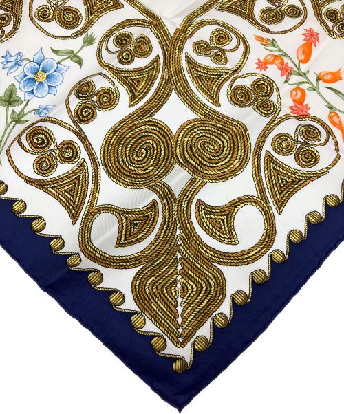 HERMES（エルメス）HERMES (エルメス) 大判スカーフ ホワイト×ネイビーの古着・服飾アイテム