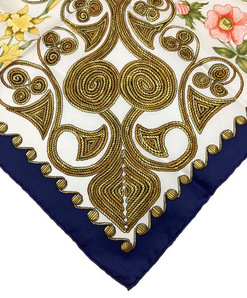 HERMES（エルメス）HERMES (エルメス) 大判スカーフ ホワイト×ネイビーの古着・服飾アイテム