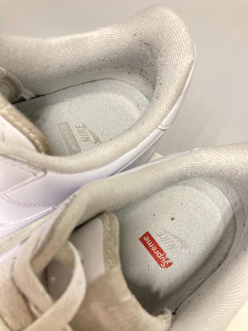 NIKE（ナイキ）NIKE (ナイキ) SUPREME (シュプリーム) AIR FORCE 1 LOW / ローカットスニーカー ホワイト サイズ:US9.5の古着・服飾アイテム
