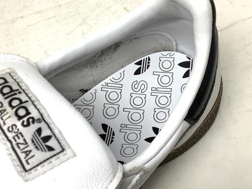 adidas（アディダス）adidas (アディダス) HANDBALL SPEZIAL / ローカットスニーカー ホワイト×ブラック サイズ:US6の古着・服飾アイテム