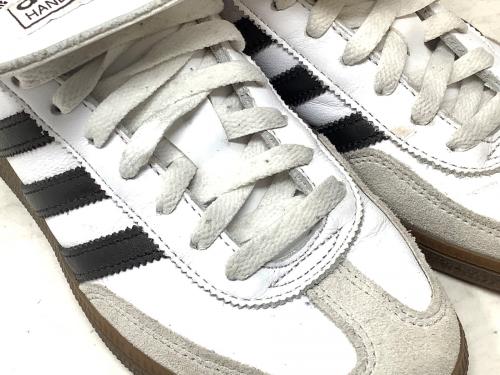 adidas（アディダス）adidas (アディダス) HANDBALL SPEZIAL / ローカットスニーカー ホワイト×ブラック サイズ:US6の古着・服飾アイテム