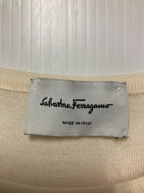 Salvatore Ferragamo（サルヴァトーレ フェラガモ）Salvatore Ferragamo (サルヴァトーレ フェラガモ) 半袖ニット ベージュ サイズ:Sの古着・服飾アイテム