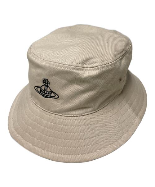 Vivienne Westwood（ヴィヴィアンウエストウッド）Vivienne Westwood (ヴィヴィアンウエストウッド) オーブ刺繍バケットハット ベージュ サイズ:SMの古着・服飾アイテム