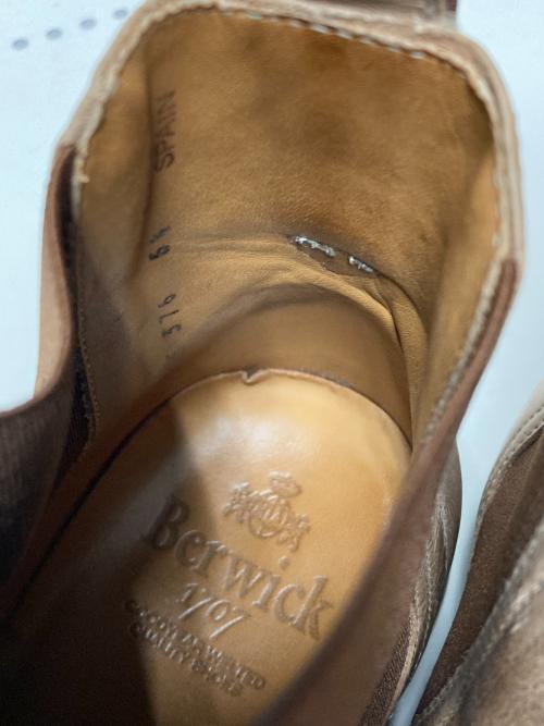 berwick（バーウィック）berwick (バーウィック) サイドゴアブーツ ベージュ サイズ:6.5の古着・服飾アイテム