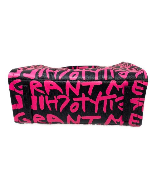 MARC JACOBS（マークジェイコブズ）MARC JACOBS (マークジェイコブス) STEPHEN SPROUSE (スティーブン・スプルース) グラフィティプリントコレクション ザ トートバッグ ブラック×ピンクの古着・服飾アイテム