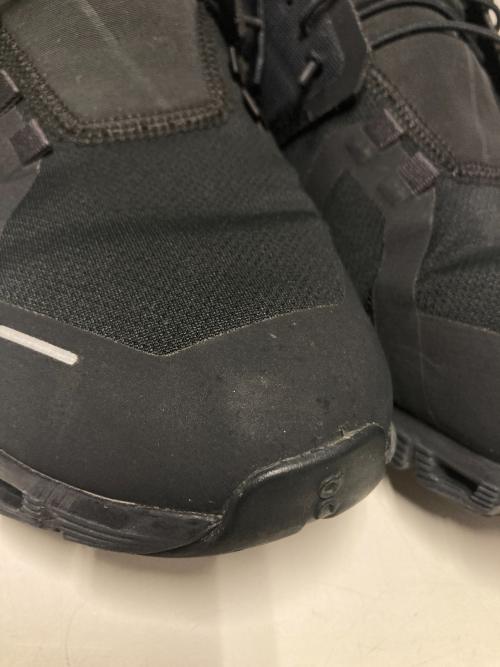 on（オン）on (オン) Cloud 5 Waterproof / ローカットスニーカー ブラック サイズ:US8.5Mの古着・服飾アイテム