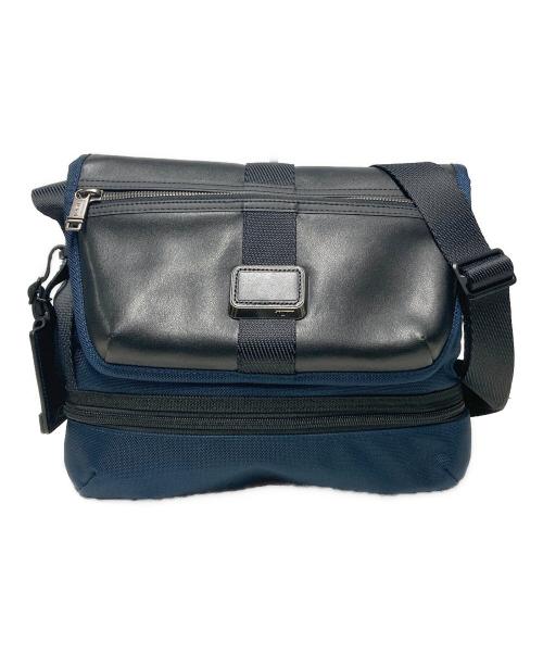TUMI（トゥミ）TUMI (トゥミ) ALPHA BRAVO TRAVIS CROSSBODY / ナイロンショルダーバッグ ネイビー×ブラックの古着・服飾アイテム