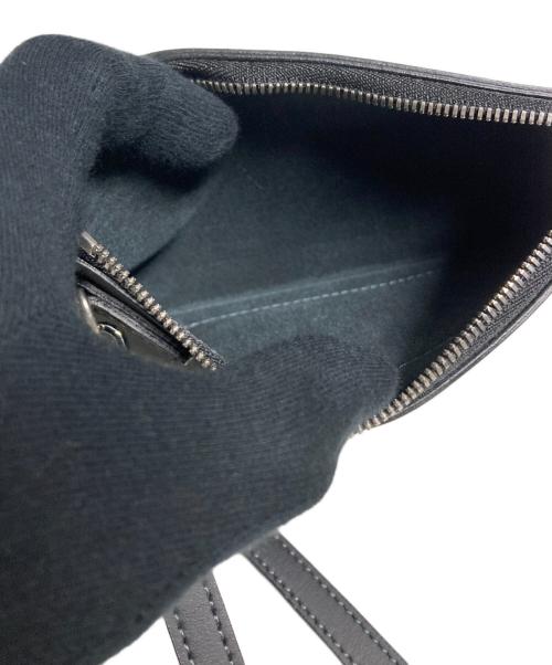 FARO（ファーロ）FARO (ファーロ) レザーショルダーミニポーチ / Calma Phone Shoulder Zip ブラックの古着・服飾アイテム