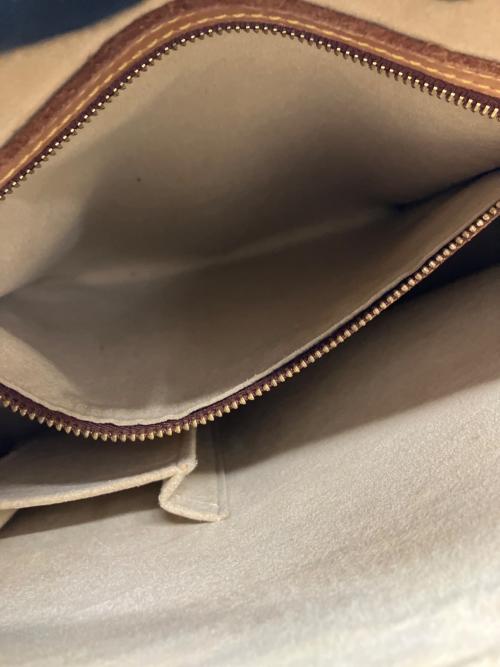 LOUIS VUITTON（ルイ ヴィトン）LOUIS VUITTON (ルイ ヴィトン) ショルダーバッグ ブラウンの古着・服飾アイテム