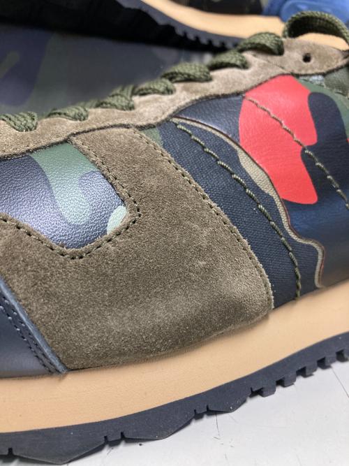 VALENTINO（ヴァレンティノ）VALENTINO (ヴァレンティノ) ロックランナー / ローカットスニーカー カーキ サイズ:43の古着・服飾アイテム