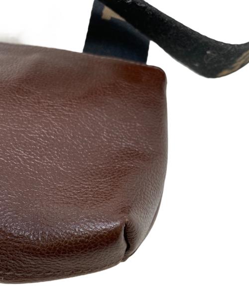 IL BISONTE（イル ビゾンテ）IL BISONTE (イル ビゾンテ) レザーボディバッグ ブラウンの古着・服飾アイテム