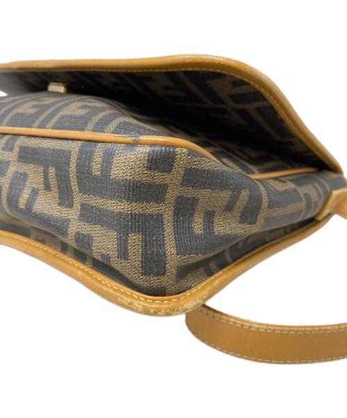 FENDI（フェンディ）FENDI (フェンディ) ショルダーバッグ カーキの古着・服飾アイテム