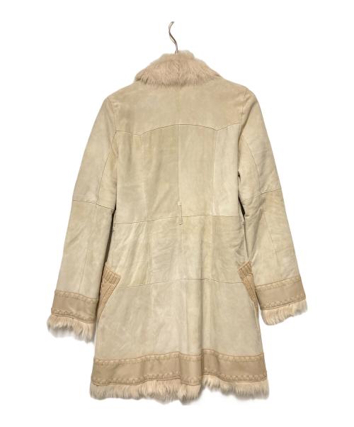 BURBERRY BLUE LABEL（バーバリーロンドンブルーレーベル）BURBERRY BLUE LABEL (バーバリーロンドンブルーレーベル) ムートンコート アイボリー サイズ:38の古着・服飾アイテム