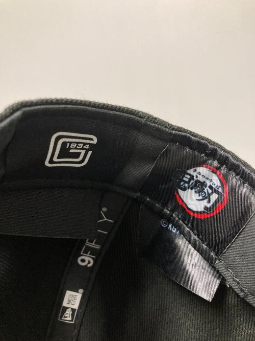 New Era（ニューエラ）New Era (ニューエラ) 読売ジャイアンツ (ヨミウリジャイアンツ) 鬼滅の刃 (キメツノヤイバ) コラボベースボールキャップ / 嘴平伊之助Ver. ブラック サイズ:ML 未使用品の古着・服飾アイテム