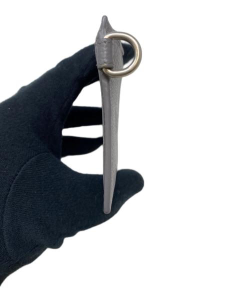 BALENCIAGA（バレンシアガ）BALENCIAGA (バレンシアガ) ロゴレザーフラグメントケース グレーの古着・服飾アイテム