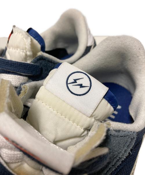 NIKE（ナイキ）NIKE (ナイキ) FRAGMENT DESIGN (フラグメントデザイン) sacai (サカイ) LD WAFFLE/SF / ローカットスニーカー ネイビー×ホワイト サイズ:US8.5の古着・服飾アイテム