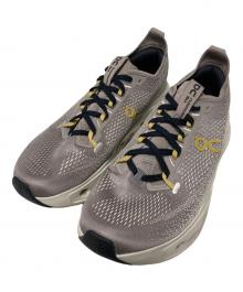 on（オン）の古着「Cloudsurfer Max / ランニングシューズ」｜グレー