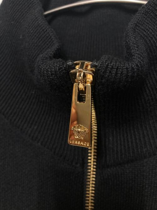 VERSACE（ヴェルサーチェ）VERSACE (ヴェルサーチェ) ジップアップニットジャケット ブラック サイズ:50 未使用品の古着・服飾アイテム