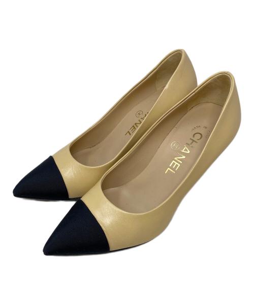 CHANEL（シャネル）CHANEL (シャネル) CCココマーク パールヒール ポインテッドトゥ パンプス ベージュ×ブラック サイズ:34 1/2の古着・服飾アイテム