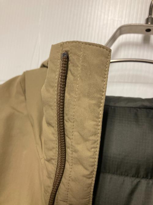 mont-bell（モンベル）mont-bell (モンベル) コロラドコート / リバーシブルダウンコート ベージュ×グレー サイズ:Mの古着・服飾アイテム