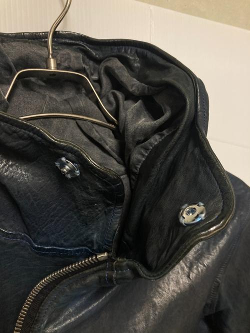 ISAMU KATAYAMA BACKLASH（イサムカタヤマ・バックラッシュ）ISAMU KATAYAMA BACKLASH (イサムカタヤマ・バックラッシュ) ジャパンホース製品染めフードパーカー ネイビー サイズ:Mの古着・服飾アイテム