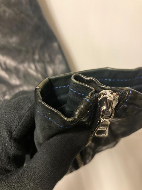 ISAMU KATAYAMA BACKLASH（イサムカタヤマ・バックラッシュ）ISAMU KATAYAMA BACKLASH (イサムカタヤマ・バックラッシュ) ジャパンホース製品染めフードパーカー ネイビー サイズ:Mの古着・服飾アイテム