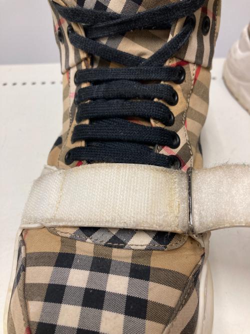 BURBERRY（バーバリー）BURBERRY (バーバリー) ベルクロノバチェックハイカットスニーカー ベージュ サイズ:42の古着・服飾アイテム