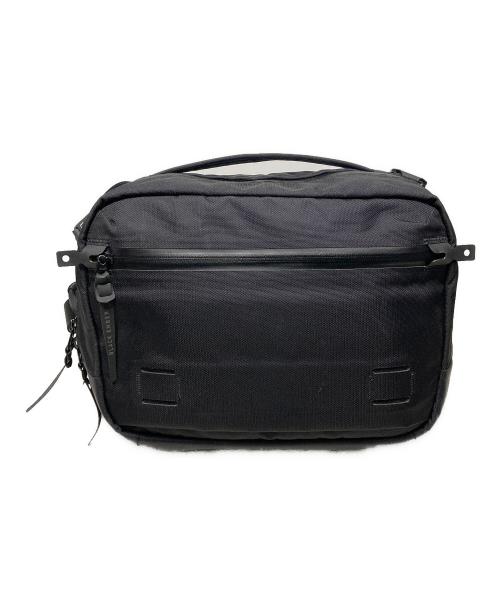 BLACK EMBER（ブラックエンバー）BLACK EMBER (ブラックエンバー) GRIP SLING / ナイロンショルダーバッグ ブラック サイズ:9Lの古着・服飾アイテム