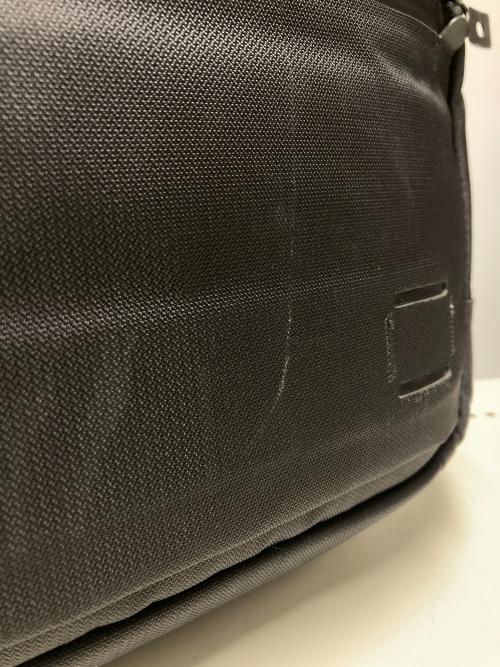 BLACK EMBER（ブラックエンバー）BLACK EMBER (ブラックエンバー) GRIP SLING / ナイロンショルダーバッグ ブラック サイズ:9Lの古着・服飾アイテム