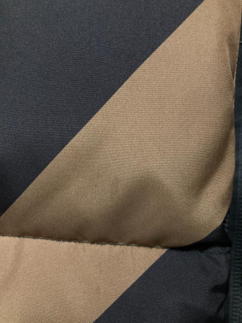 FENDI（フェンディ）FENDI (フェンディ) ズッカ柄リバーシブルダウンジャケット ブラウン×ブラック サイズ:44の古着・服飾アイテム