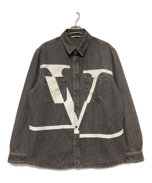 VALENTINO（ヴァレンティノ）VALENTINO (ヴァレンティノ) Vロゴシグネチャーデニムシャツ グレー サイズ:48の古着・服飾アイテム