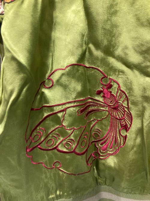 花旅楽団（ハナタビガクダン）花旅楽団 (ハナタビガクダン) リバーシブルスカジャン ベージュ×グリーン サイズ:L 未使用品の古着・服飾アイテム