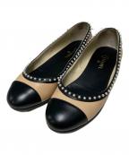 CHANELシャネル）の古着「パールフラットシューズ」｜ベージュ×ブラック