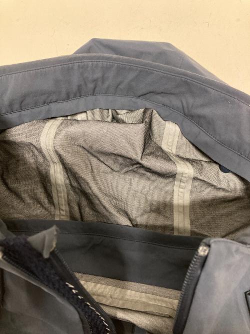 DESCENTE ALLTERRAIN（デザイント オルテライン）DESCENTE ALLTERRAIN (デザイント オルテライン) HARD SHELL JACKE / マウンテンパーカー ブルー サイズ:Mの古着・服飾アイテム