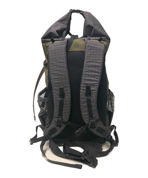 RawLow Mountain works（ロウロウ マウンテンワークス）RawLow Mountain works (ロウロウ マウンテンワークス) Bambi / ナイロンバックパック カーキ サイズ:26-28Lの古着・服飾アイテム