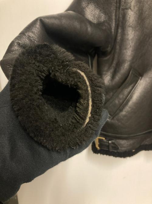 AVIREX（アヴィレックス）AVIREX (アヴィレックス) B-3ムートンジャケット ブラック サイズ:40の古着・服飾アイテム