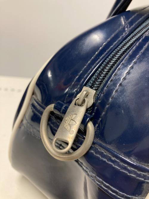 adidas（アディダス）adidas (アディダス) 80s エナメルミニボストンバッグ ネイビー×ホワイトの古着・服飾アイテム