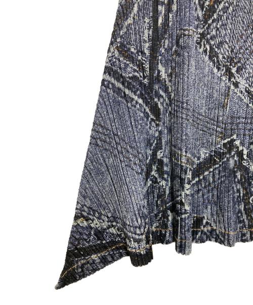 PLEATS PLEASE（プリーツプリーズ）PLEATS PLEASE (プリーツプリーズ) デニム転写プリーツスカート ブルー サイズ:2の古着・服飾アイテム